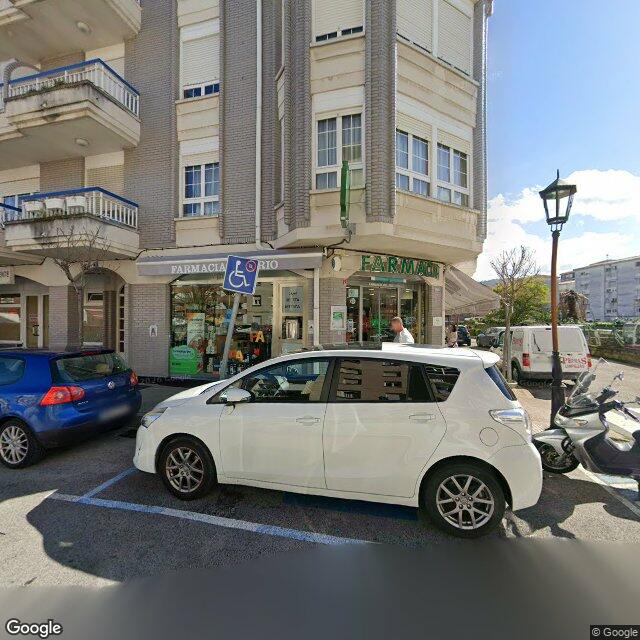 Street view near Farmacia in Colindres