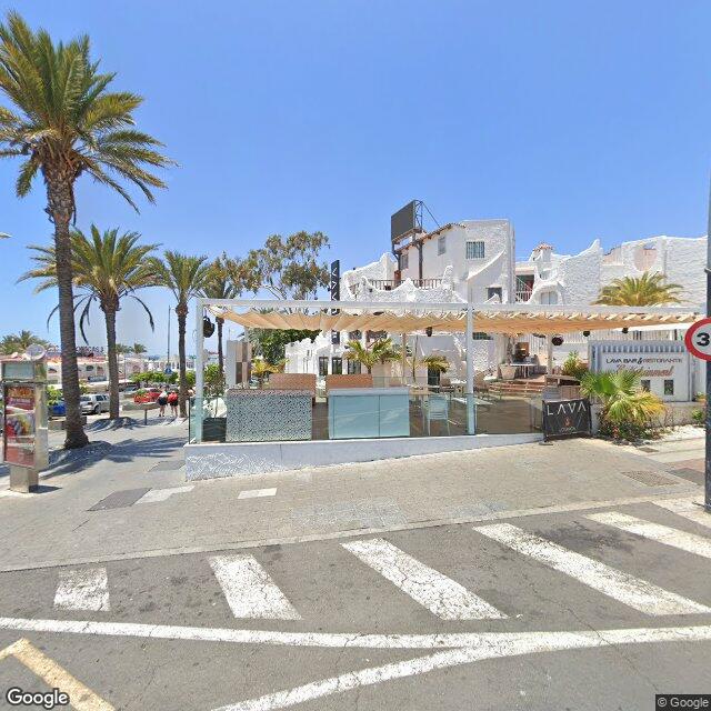 Street view near Farmacia in Spain