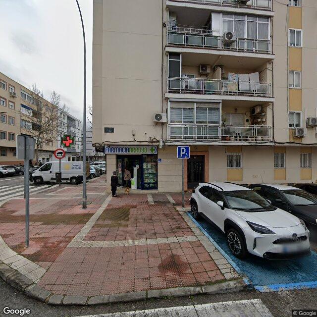 Street view near Farmacia in Spain