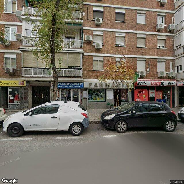 Street view near Farmacia in Madrid