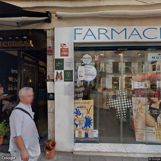 Street view near Farmacia in Madrid