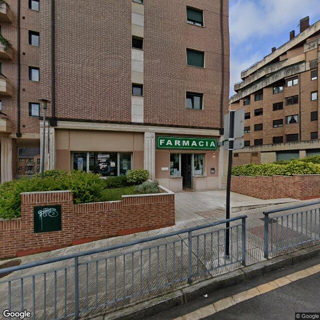 Street view near Farmacia in Oviedo