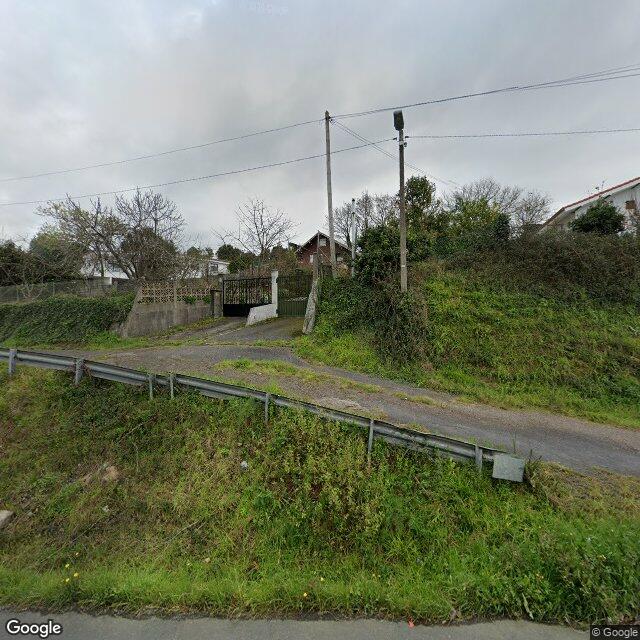 Street view near Farmacia in Cambre
