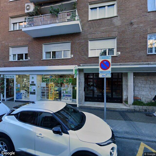 Street view near Farmacia in Madrid