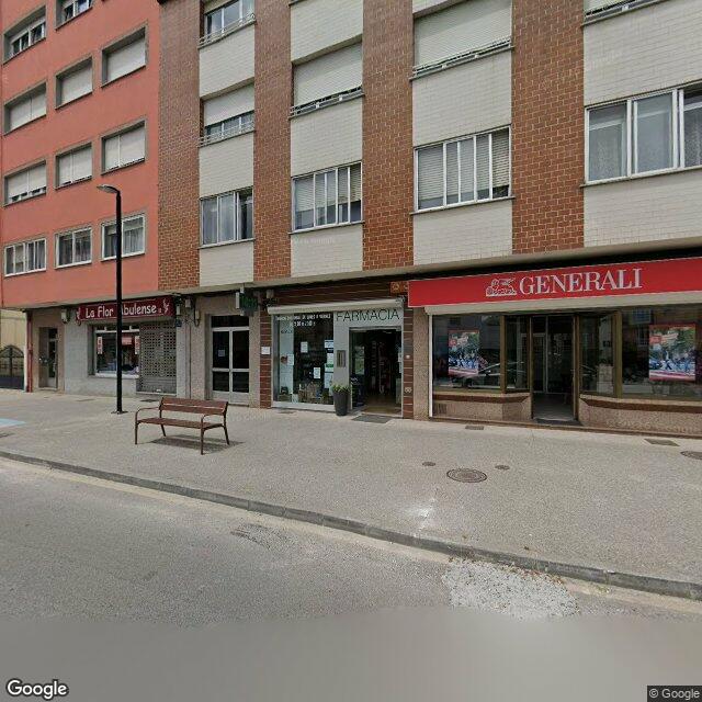 Street view near Farmacia in Spain