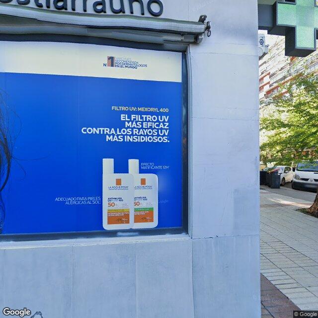 Street view near Farmacia in Madrid