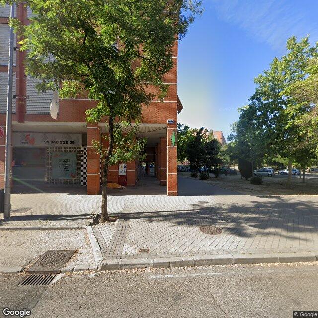 Street view near Farmacia in Spain