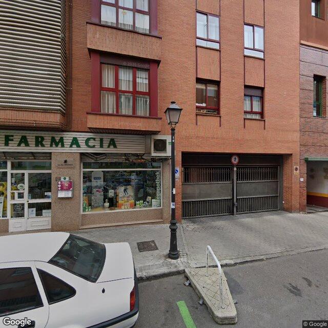 Street view near Farmacia in Madrid