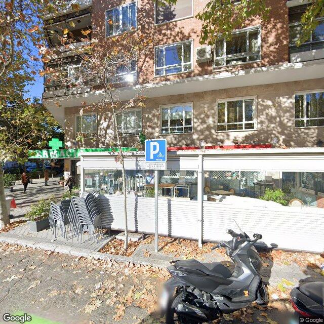 Street view near Farmacia in Madrid