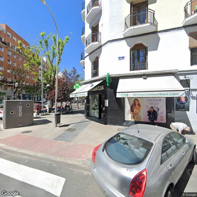 Street view near Farmacia in Madrid