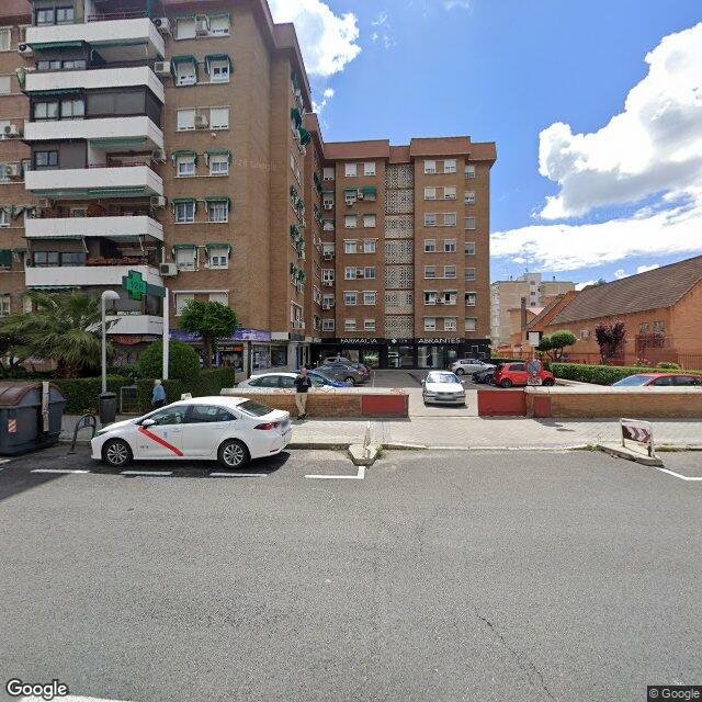 Street view near Farmacia Abrantes in Madrid