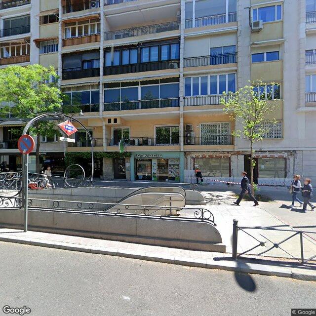 Street view near Farmacia in Madrid