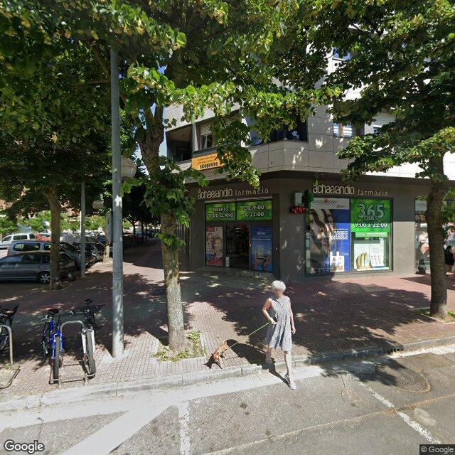 Street view near Farmacia Achaerandio Díaz De Guereñu in Vitoria-Gasteiz