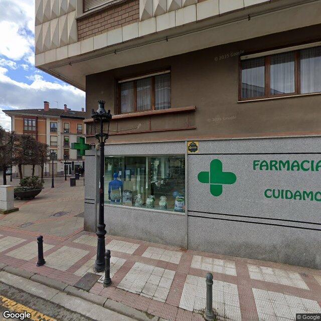 Street view near Farmacia Achiaga in Burgos