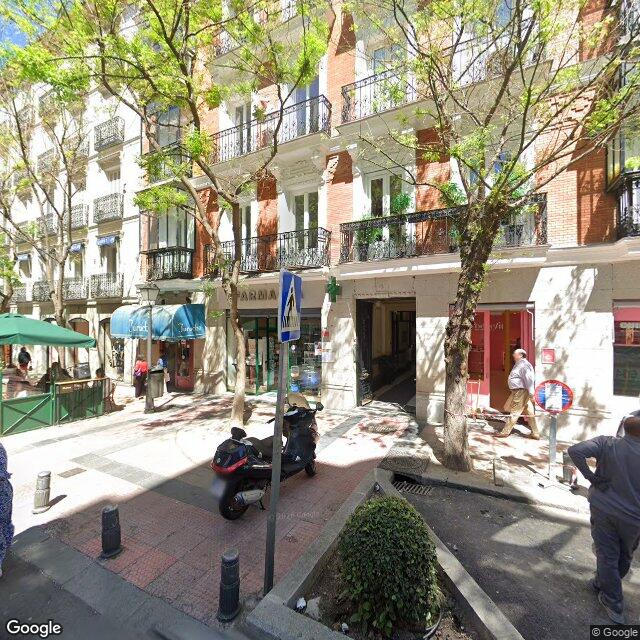 Street view near Farmacia in Madrid