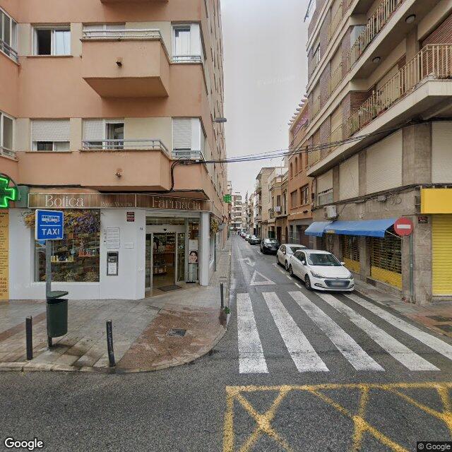 Street view near Farmacia Agulló in Alicante