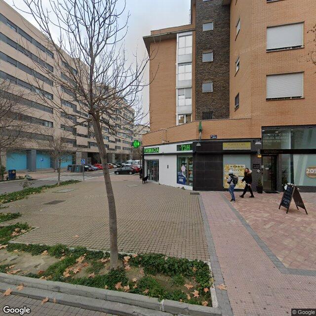 Street view near Farmacia Alameda in Spain