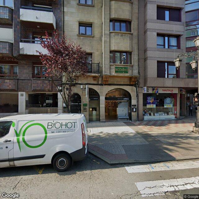 Street view near Farmacia América in Oviedo / Uviéu
