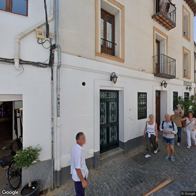 Street view near Farmacia Antonio Jesús Guiote Ordóñez in Granada