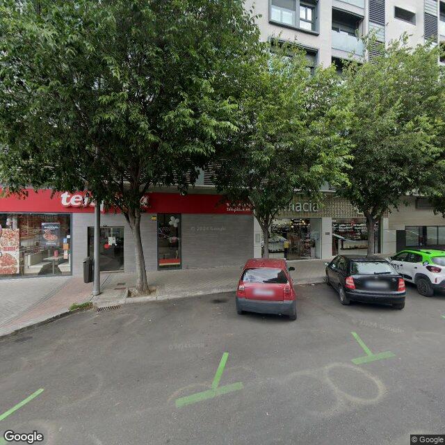 Street view near Farmacia Antracita in Madrid