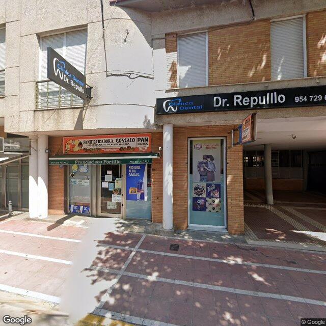 Street view near Farmacia Araceli León Campo in Dos Hermanas