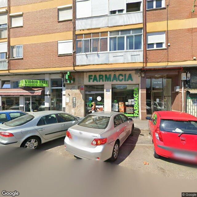 Street view near Farmacia Arca Real in Valladolid