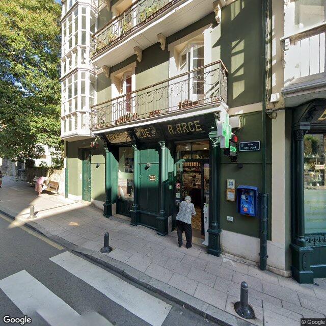 Street view near Farmacia Arce in El Astillero