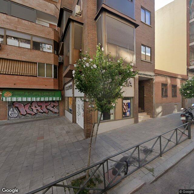 Street view near Farmacia Argibay in Madrid