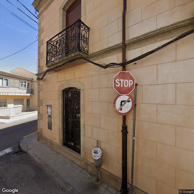 Street view near Farmacia Arturo Delgado Lapazaran in Vitigudino
