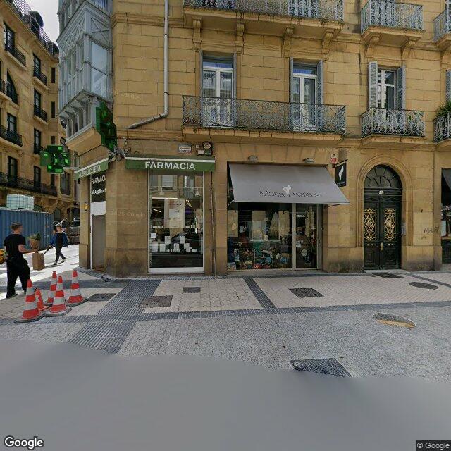 Street view near Farmacia Azpilicueta in Donostia / San Sebastián