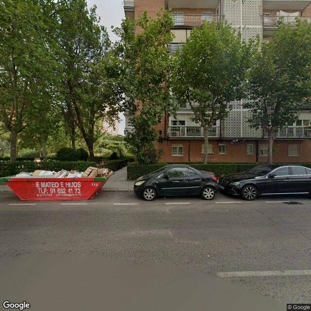 Street view near Farmacia in Madrid