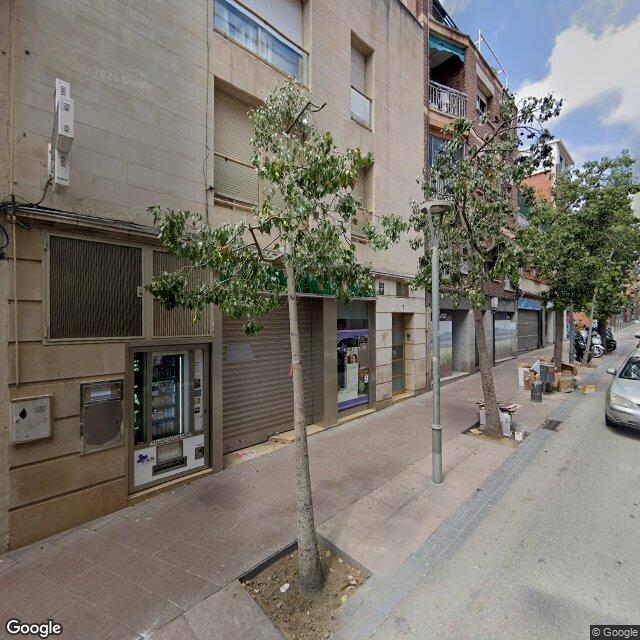 Street view near Farmacia Bach in Spain
