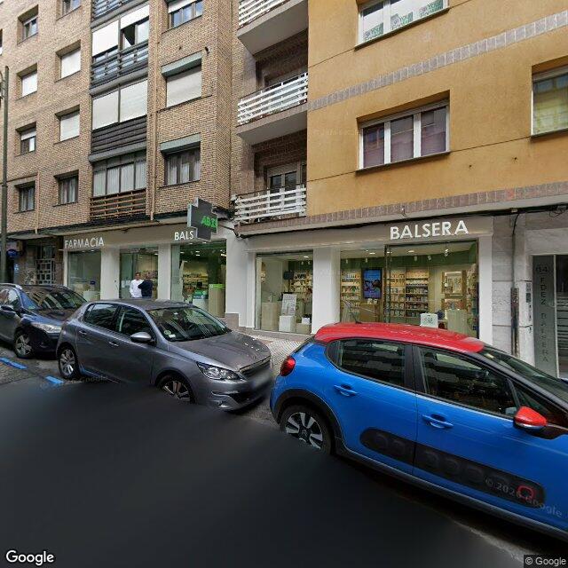 Street view near Farmacia Balsera in Spain