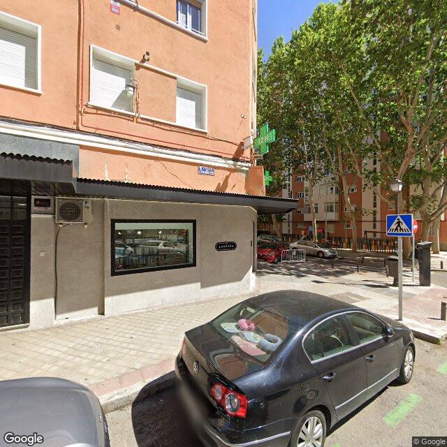 Street view near Farmacia Barrera in Madrid