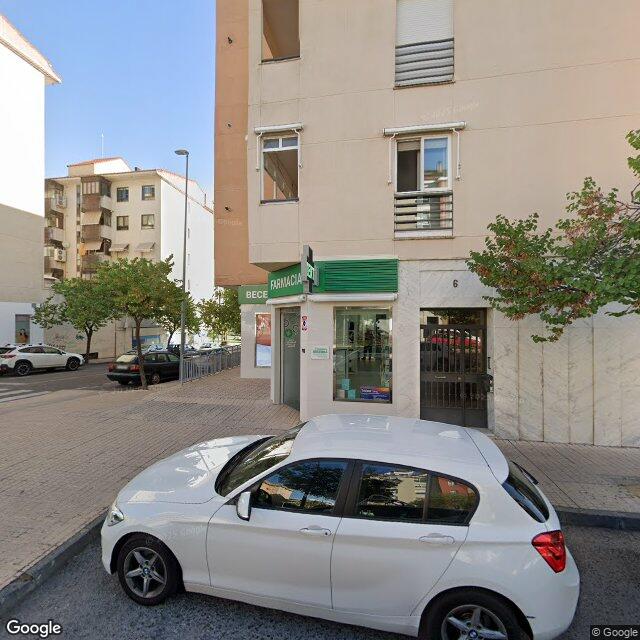 Street view near Farmacia Becerra in Cáceres
