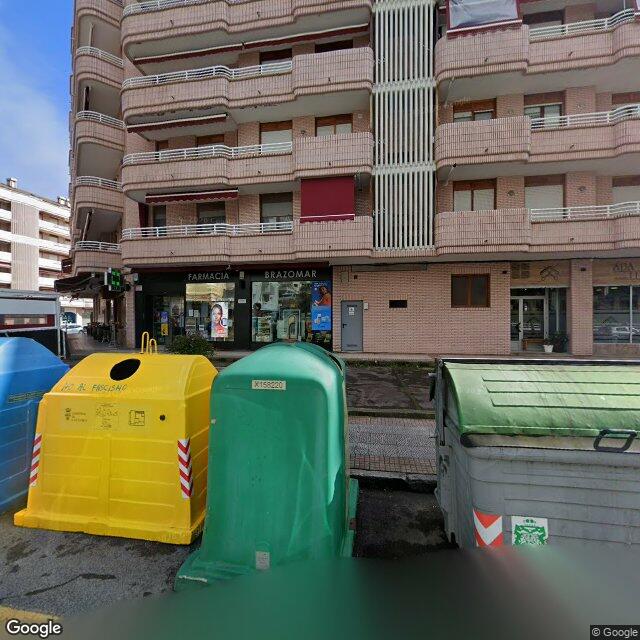 Street view near Farmacia Brazomar in Castro Urdiales