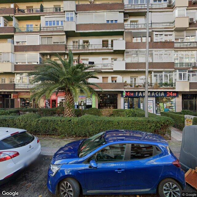 Street view near Farmacia in Spain