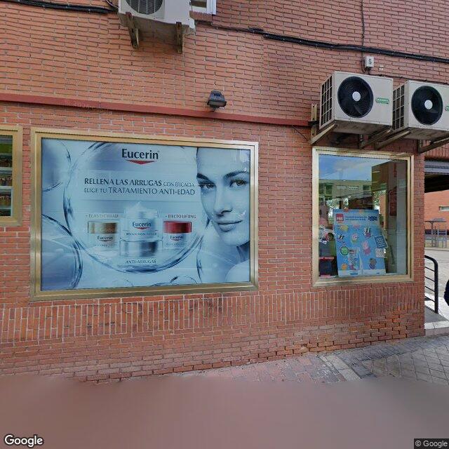 Street view near Farmacia in Madrid