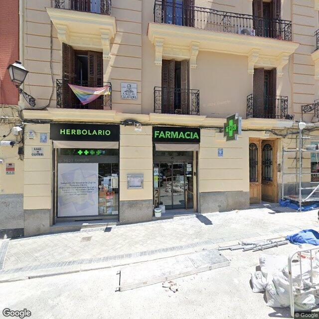 Street view near Farmacia Calatrava in Madrid