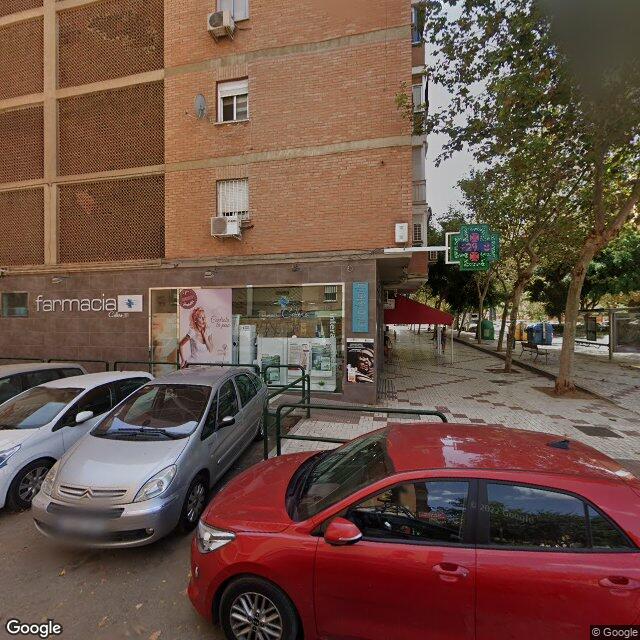 Street view near Farmacia Calero Ocaña in Málaga