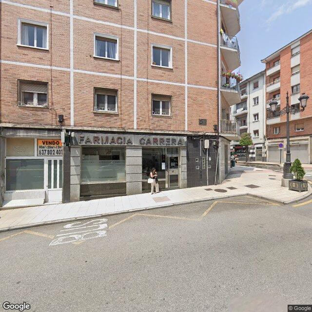 Street view near Farmacia Carrera in Oviedo/Uviéu