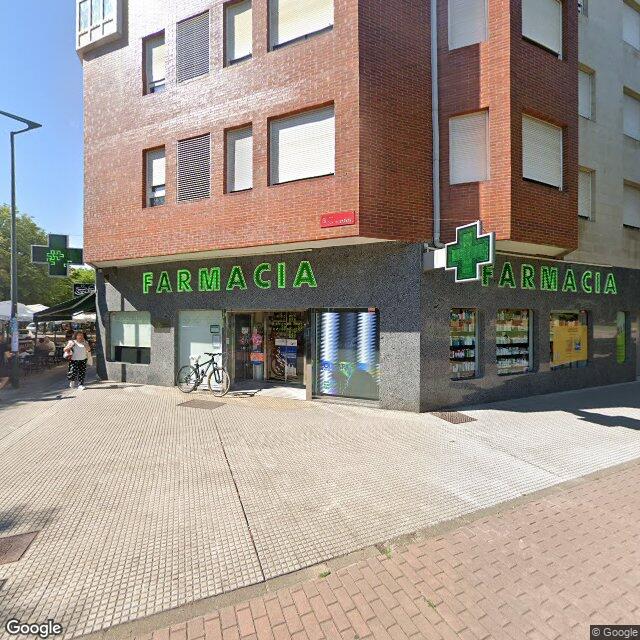 Street view near Farmacia Castelo Ortopedia in León