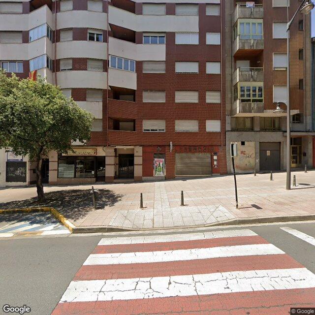 Street view near Farmacia Castro Linares in Ponferrada