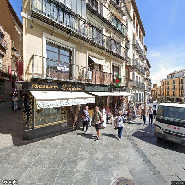 Street view near Farmacia Castro Sierra in Toledo
