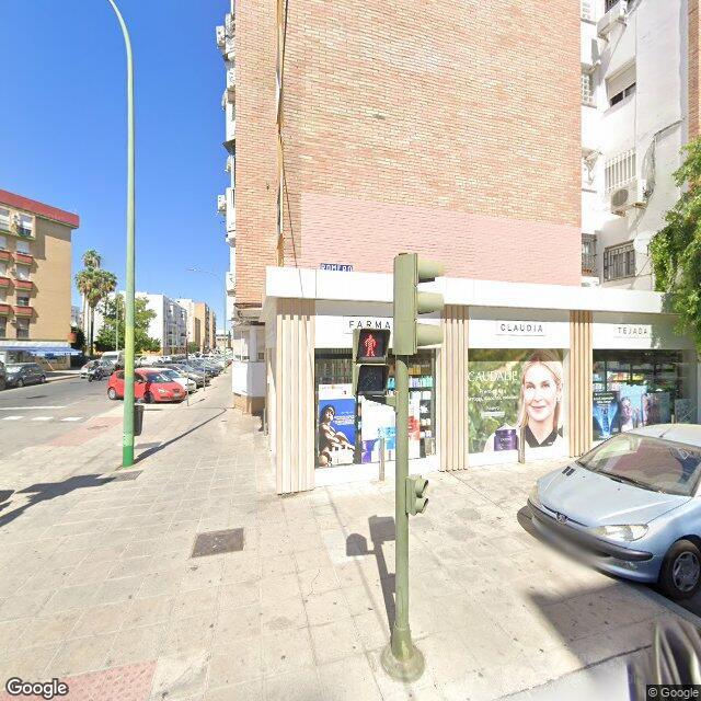 Street view near Farmacia Castro Y Ochoa in Sevilla