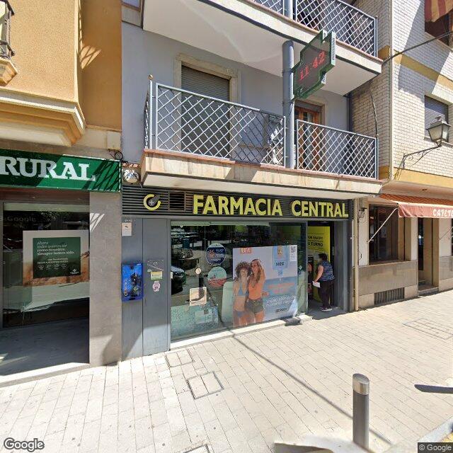 Street view near Farmacia Central in Huétor Tájar