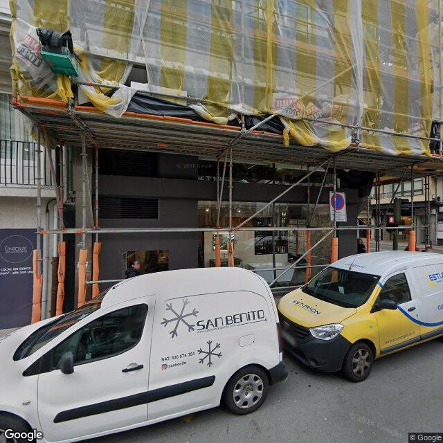 Street view near Farmacia Central in A Coruña