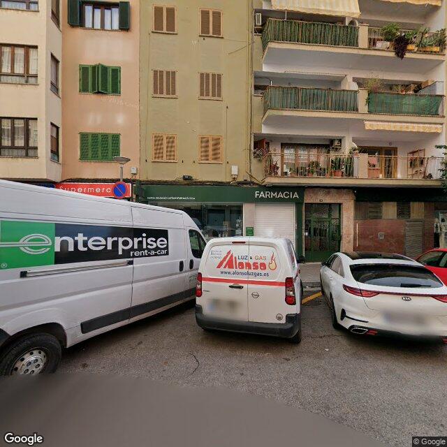 Street view near Farmacia in Palma