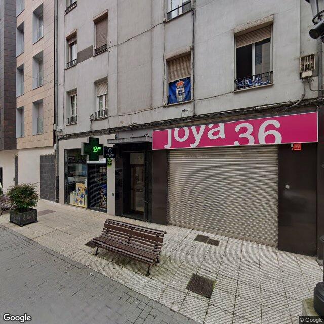 Street view near Farmacia Collado in Oviedo / Uviéu