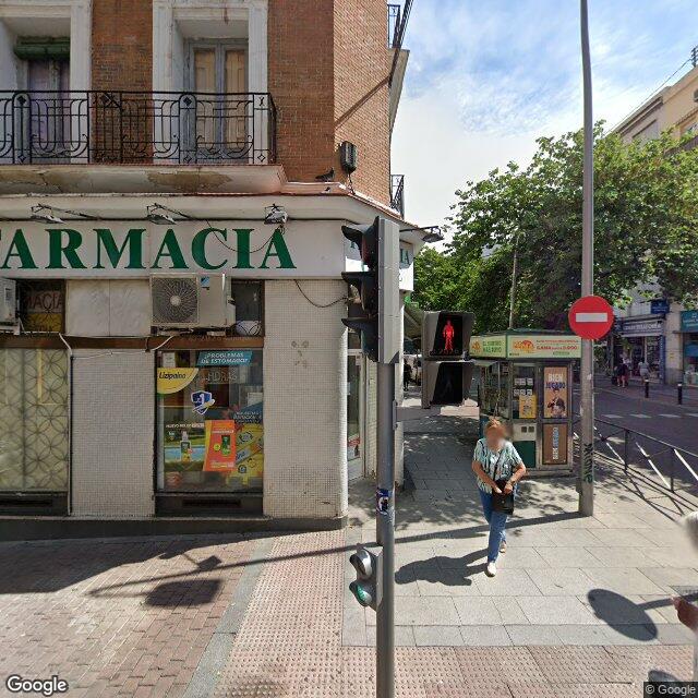 Street view near Farmacia Conde in Madrid